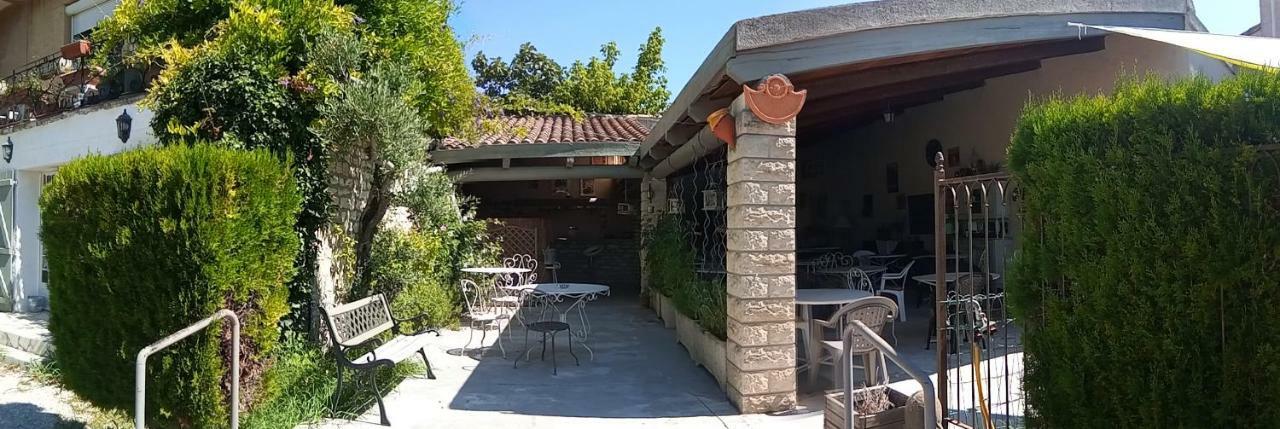 Hotel Font De Lauro Saumane-de-Vaucluse Ngoại thất bức ảnh